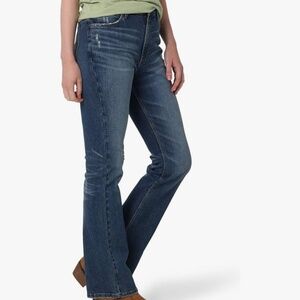Wrangler Women's High Rise Bold Boot Jeans in Dirt Road.